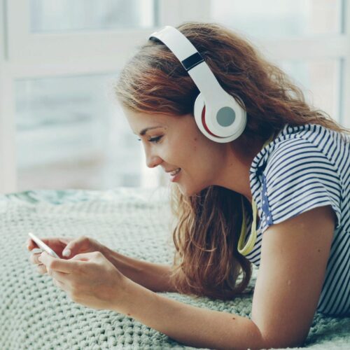 Słuchanie audiobooków – sposób na książki, gdy brakuje czasu na czytanie